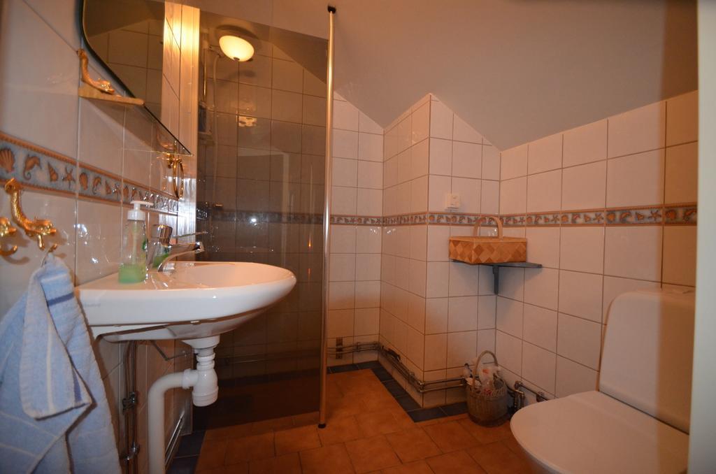 Broby Gard Hotel Märsta Quarto foto